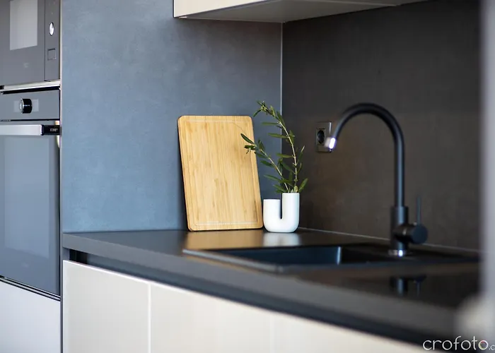 アパート Emmi ザダル