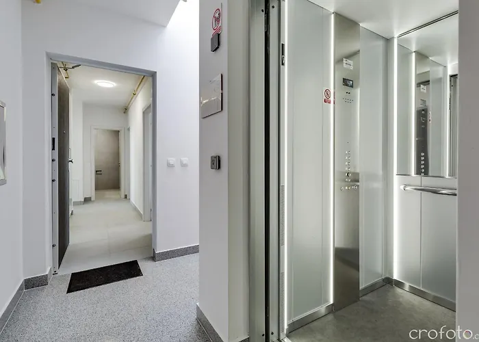 アパート Emmi ザダル